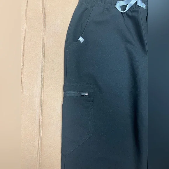 FIGS Technical Collection Scrub Pants - Black - Picture 4 of 8